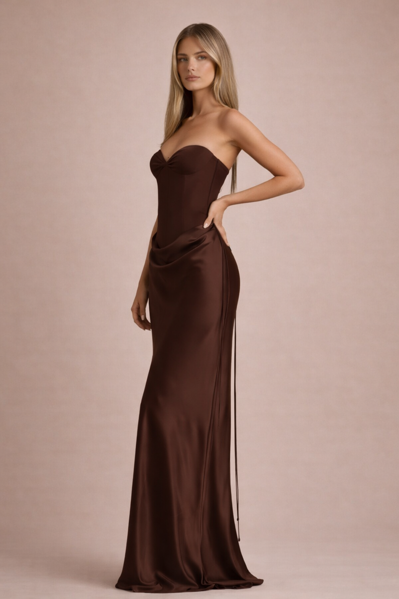 Well Tailored Dress with a Graceful Silhouette
