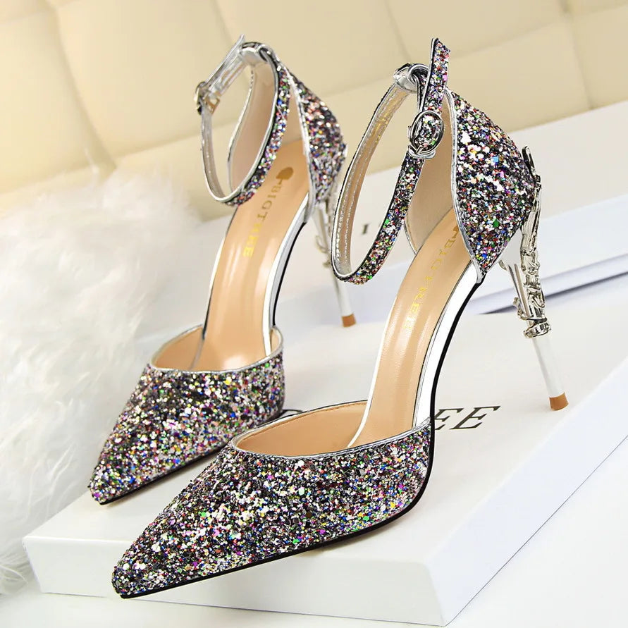 Gracefully Styled Garment for Any Occasion