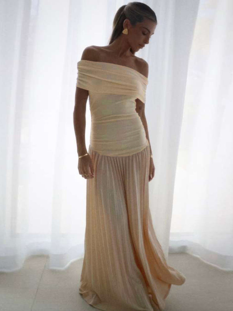 Effortlessly Elegant Dress with a Timeless Design