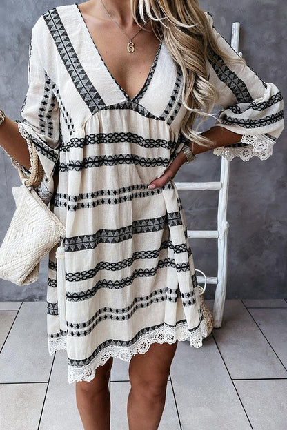 Effortlessly Elegant Dress with a Timeless Design