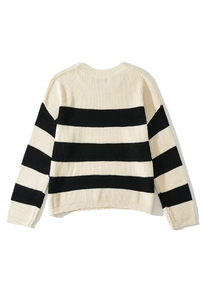 Well Tailored Sweater with a Graceful Silhouette