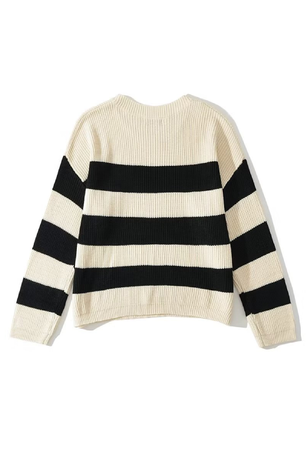Well Tailored Sweater with a Graceful Silhouette