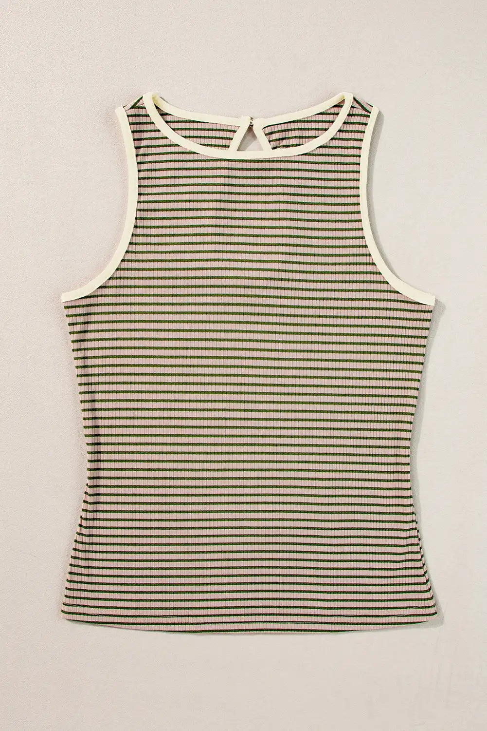 Well Tailored Top with a Graceful Silhouette