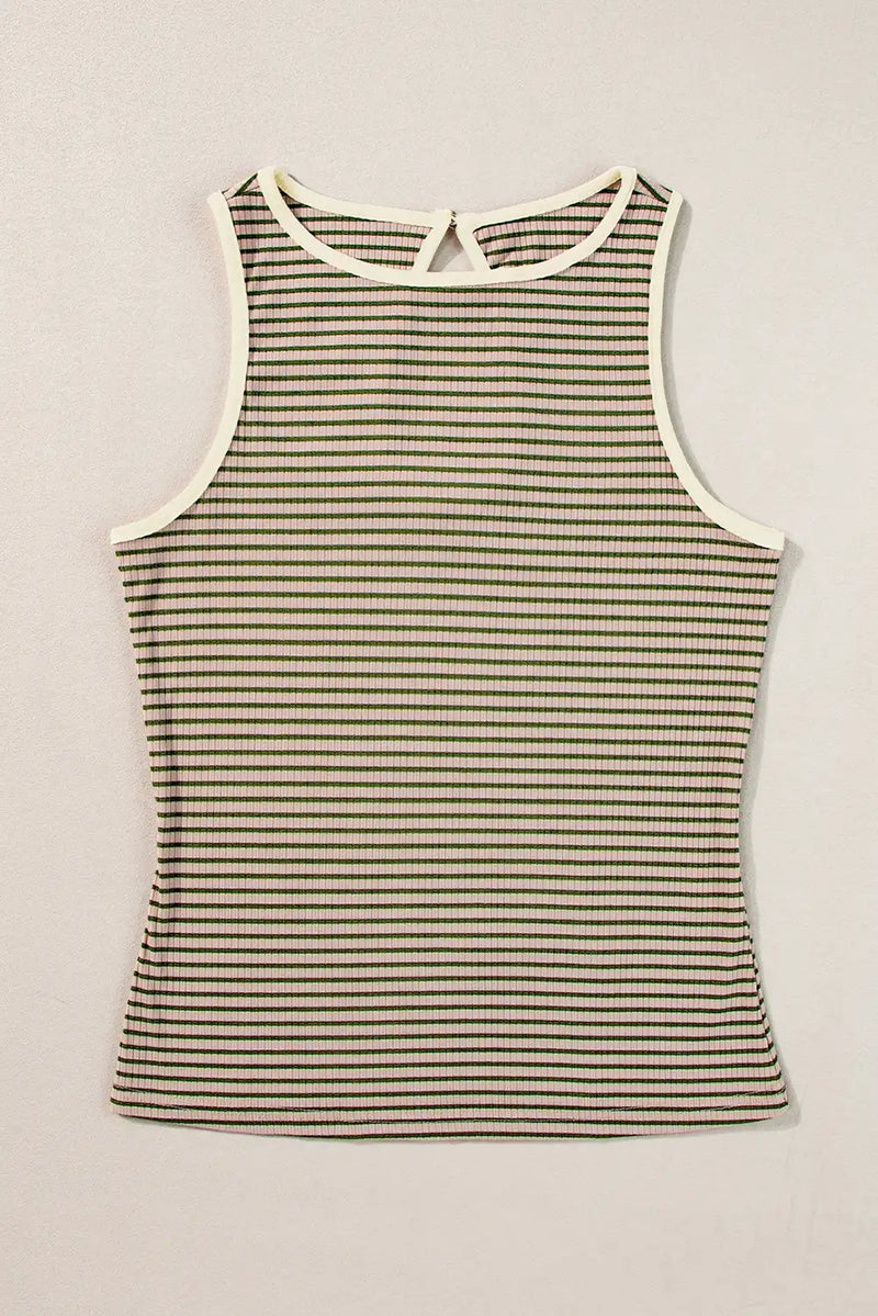 Well Tailored Top with a Graceful Silhouette