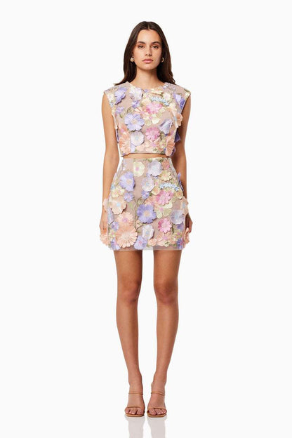 Well Tailored Garment with a Graceful Silhouette