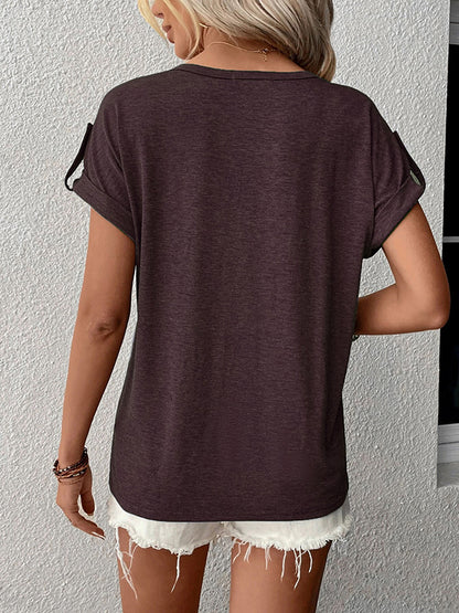 Effortlessly Elegant T-Shirt with a Timeless Design