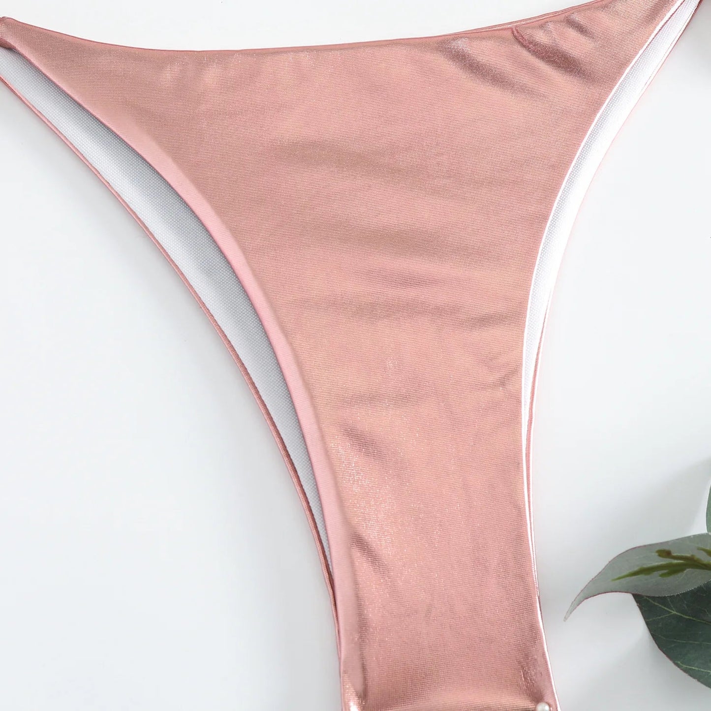 Effortlessly Elegant Bikini with a Timeless Design
