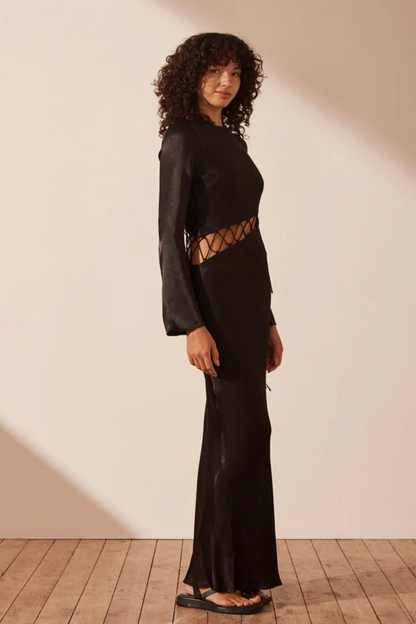 Well Tailored Dress with a Graceful Silhouette