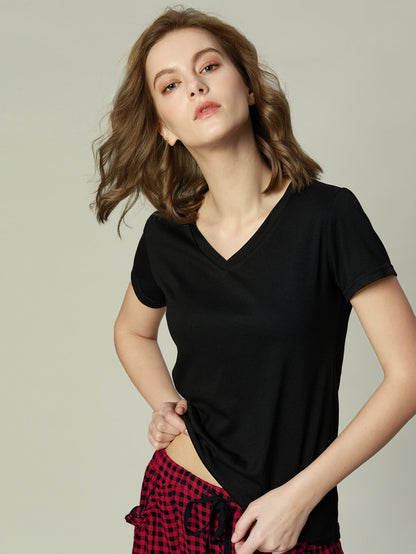 Sophisticated Trousers with a Clean Classic Look