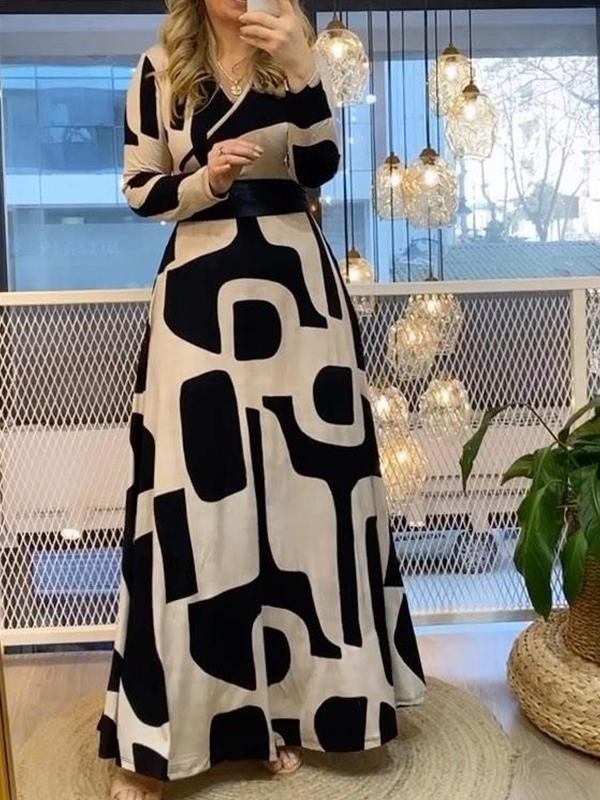 Classic Vintage & Enduringly Stylish Dress