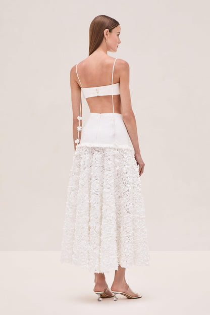 Beautifully Finished Garment in a Timeless Design