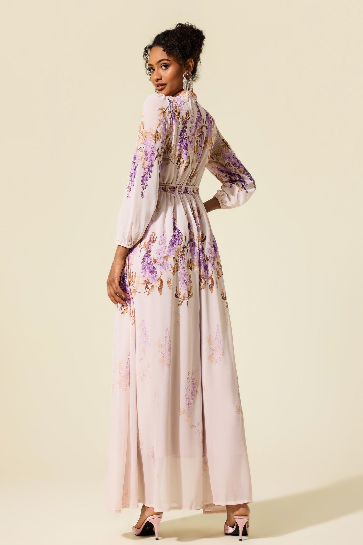 Classic Vintage Dress with a Flattering Fit