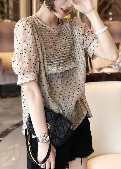 Classic Vintage Shirt with a Flattering Fit