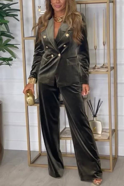 Elegantly Styled Pants for Everyday Wear