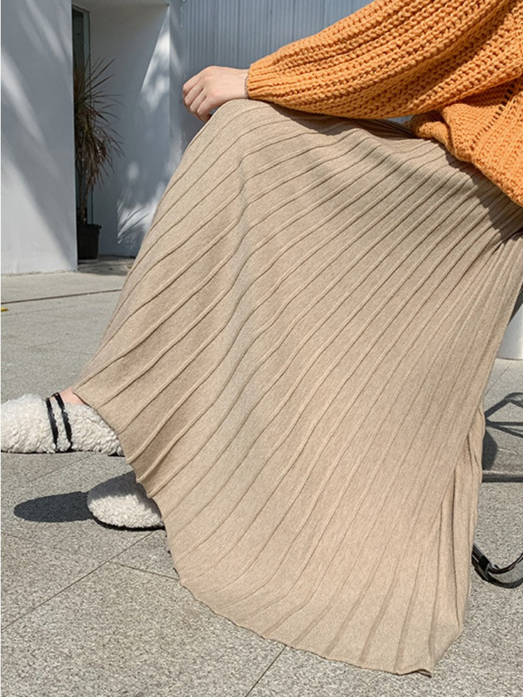Well Tailored Garment with a Graceful Silhouette