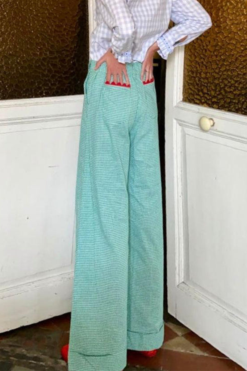 Gracefully Styled Garment for Any Occasion