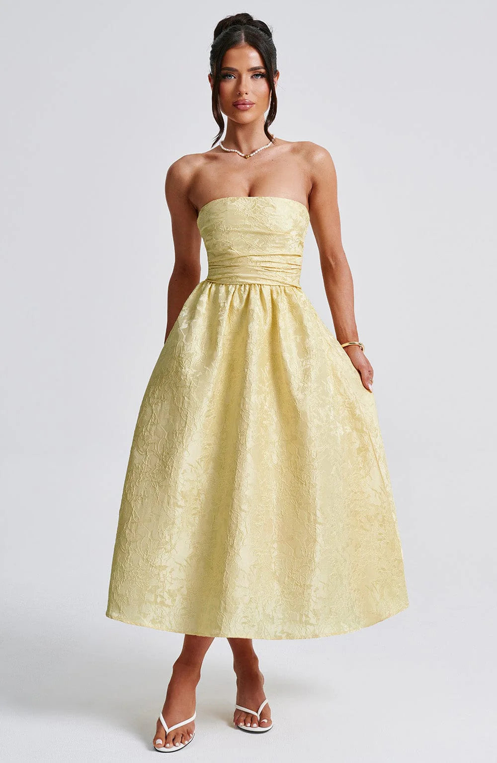 Gracefully Styled Dress for Any Occasion