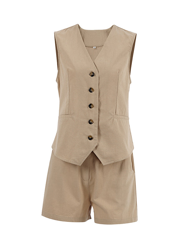 Well Tailored Top with a Graceful Silhouette