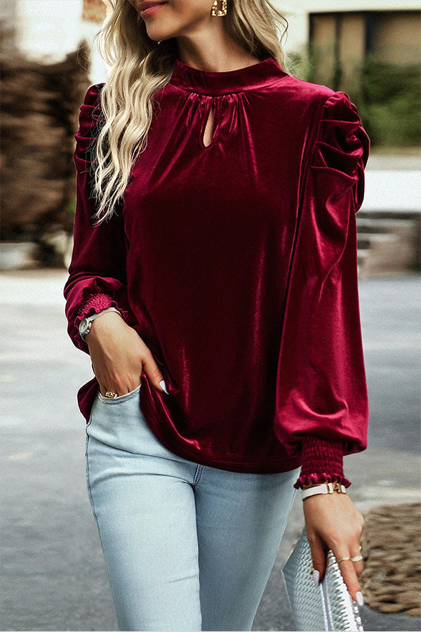 Classic Vintage Blouse with a Flattering Fit