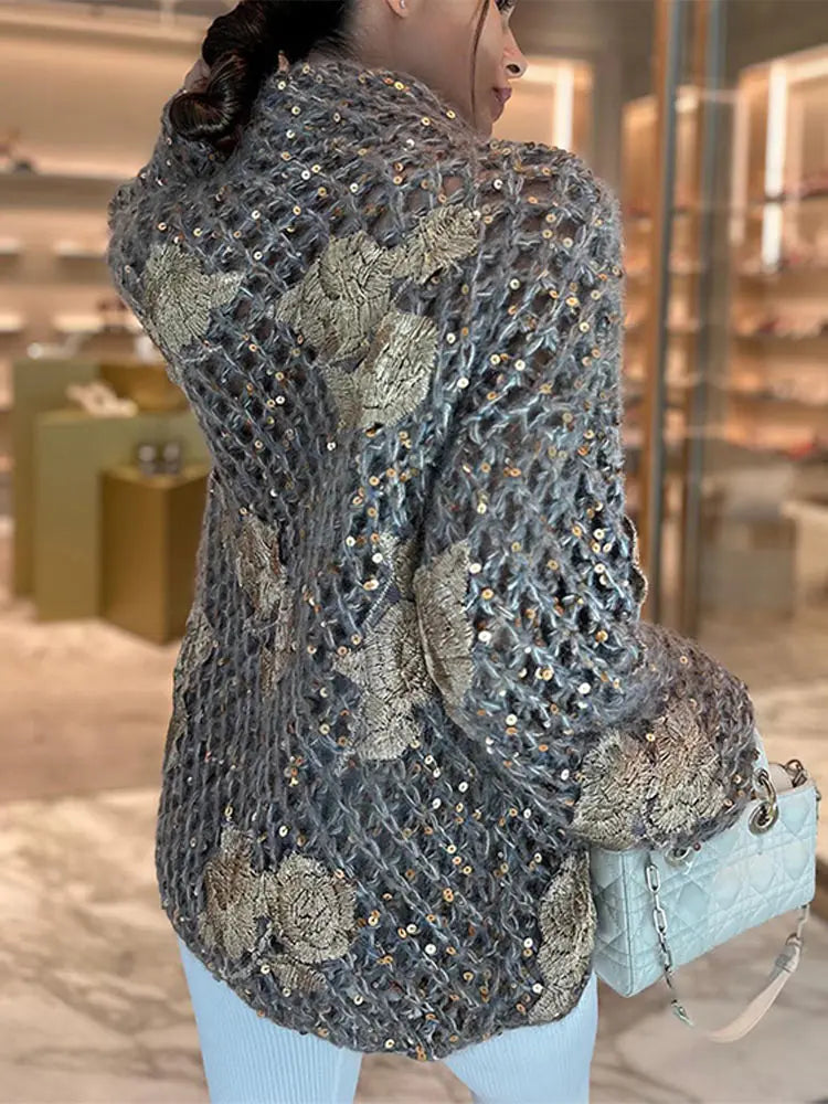 Effortlessly Elegant Cardigan with a Timeless Design