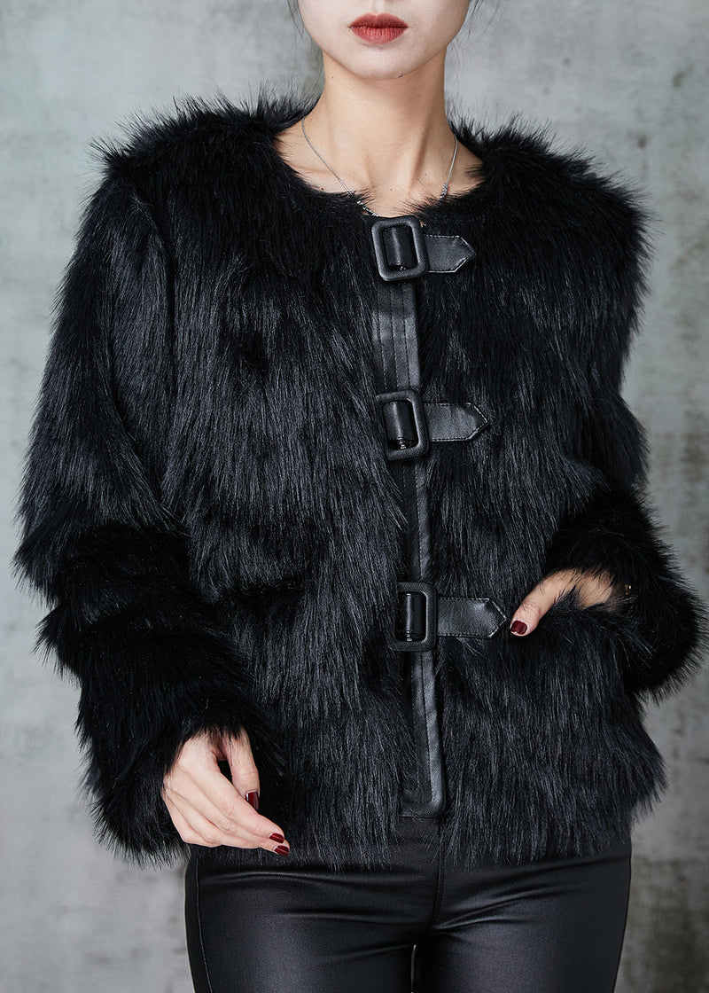 Well Tailored Coat with a Graceful Silhouette