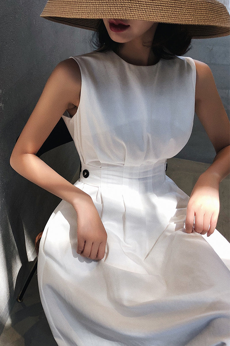 Effortlessly Elegant Dress with a Timeless Design