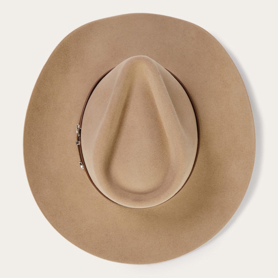 Beautifully Finished Garment in a Timeless Design