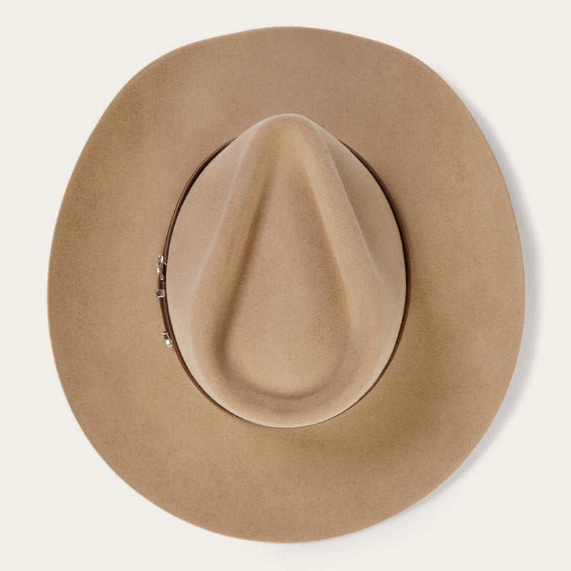 Beautifully Finished Garment in a Timeless Design