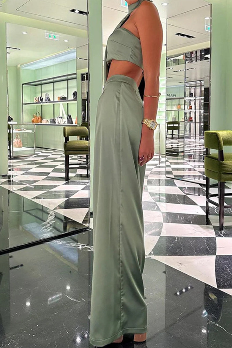 Effortlessly Elegant Garment with a Timeless Design