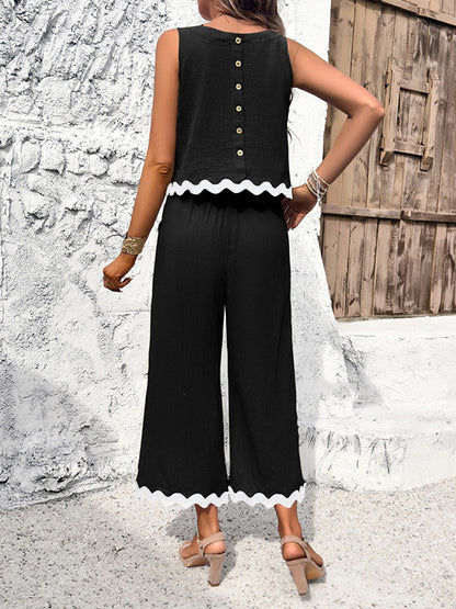 Effortlessly Elegant Pants with a Timeless Design