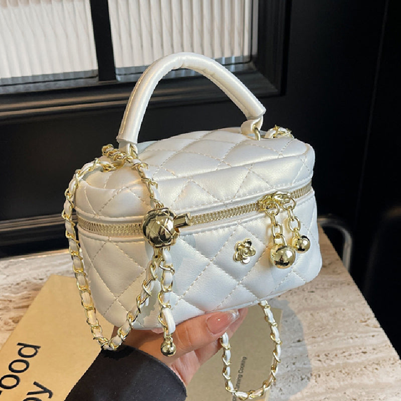 Sophisticated Bag with a Clean Classic Look