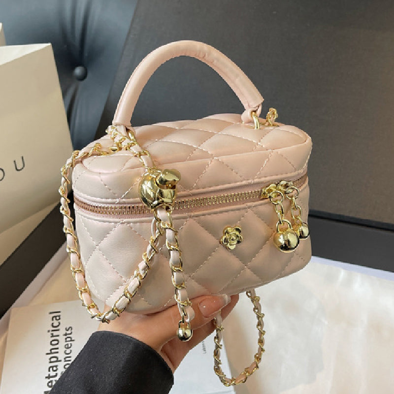 Sophisticated Bag with a Clean Classic Look