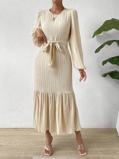 Effortlessly Elegant Dress with a Timeless Design