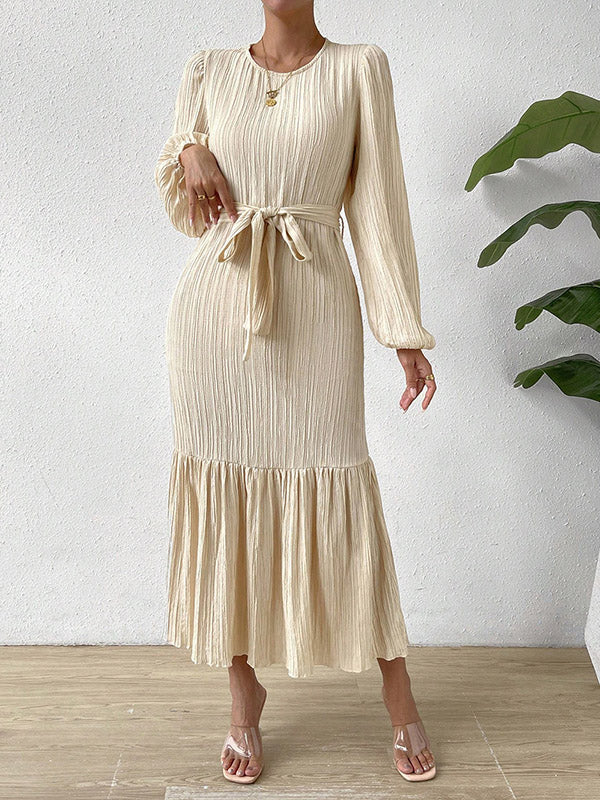 Effortlessly Elegant Dress with a Timeless Design