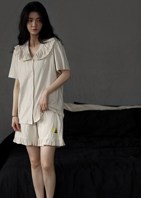 Effortlessly Elegant Garment with a Timeless Design