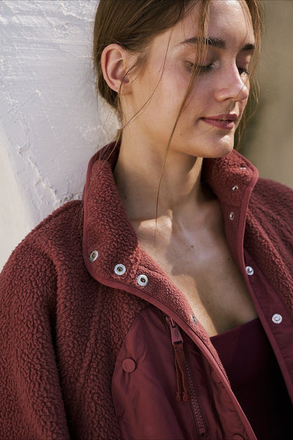 Effortlessly Elegant Jacket with a Timeless Design