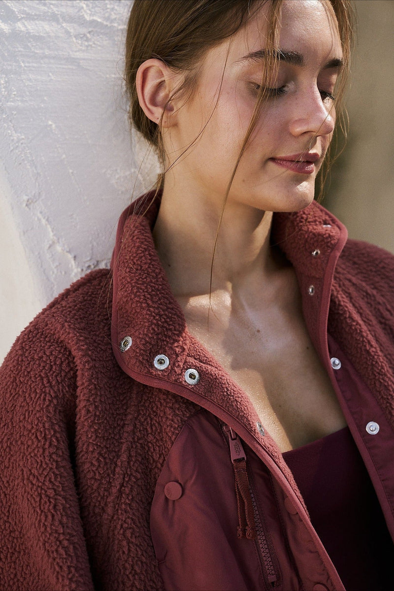 Effortlessly Elegant Jacket with a Timeless Design