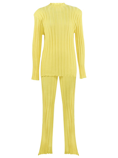 Effortlessly Elegant Sweater with a Timeless Design