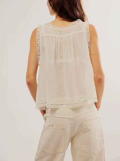 Beautifully Crafted Cardigan in a Classic Style