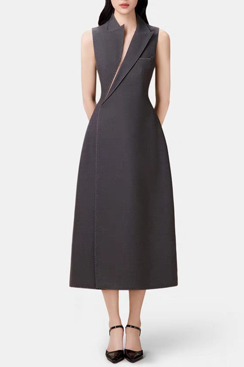 Effortlessly Elegant Dress with a Timeless Design