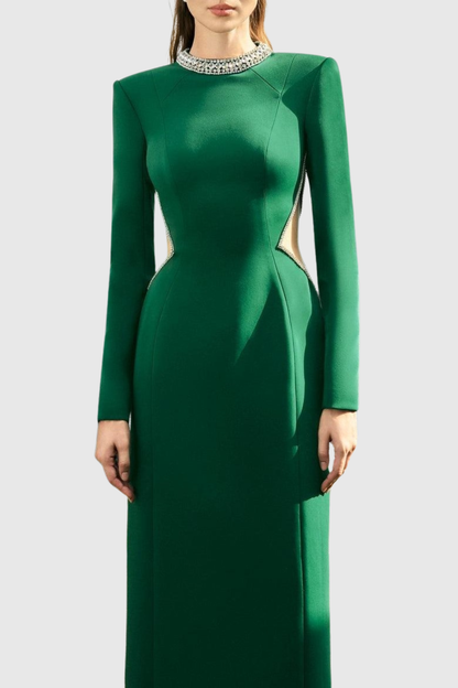 Well Tailored Dress with a Graceful Silhouette