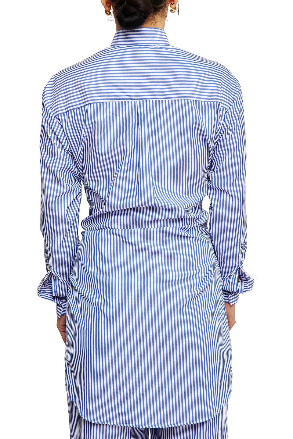 Gracefully Styled Garment for Any Occasion