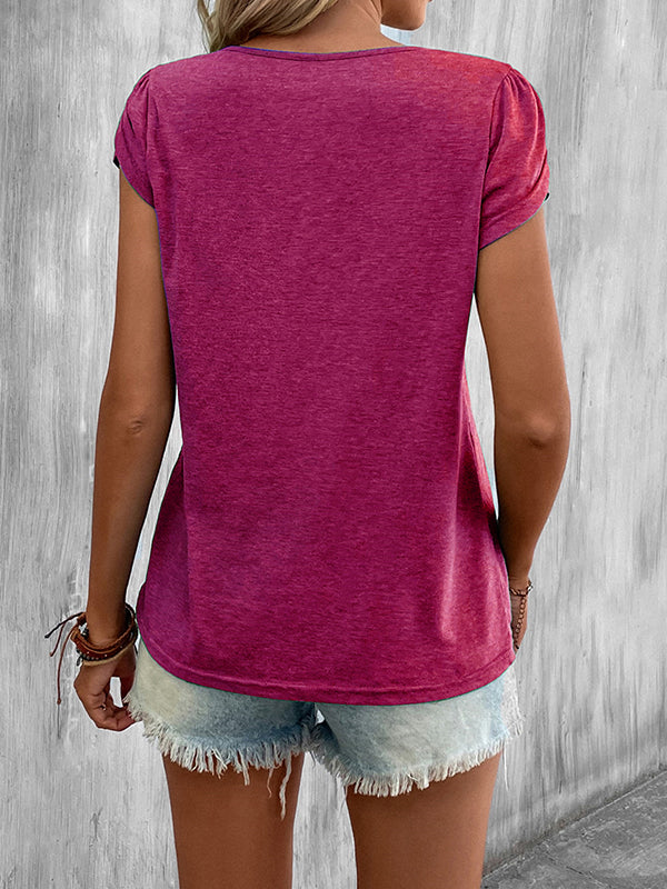 Effortlessly Elegant T-Shirt with a Timeless Design