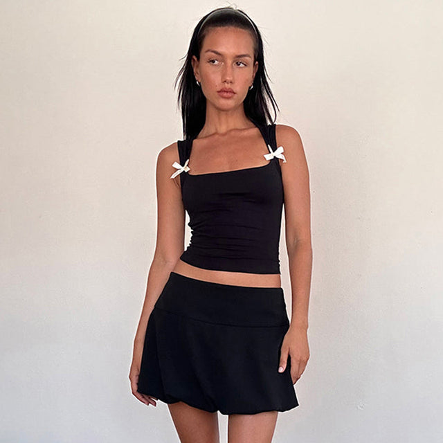 Well Tailored Top with a Graceful Silhouette