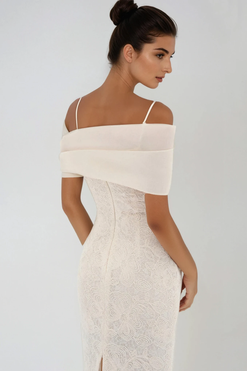 Gracefully Styled Dress for Any Occasion