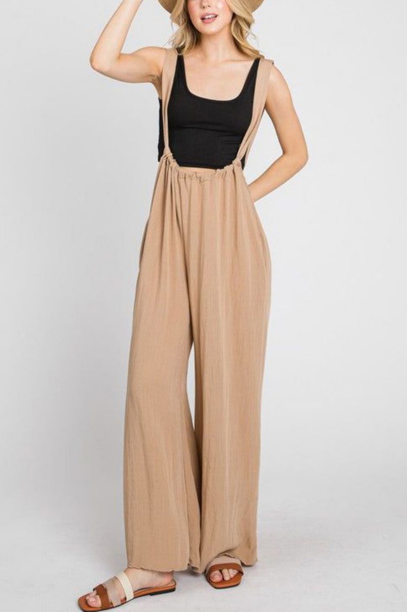 Well Tailored Trousers with a Graceful Silhouette