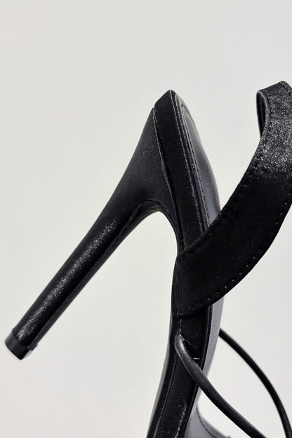 Beautifully Finished Heels in a Timeless Design