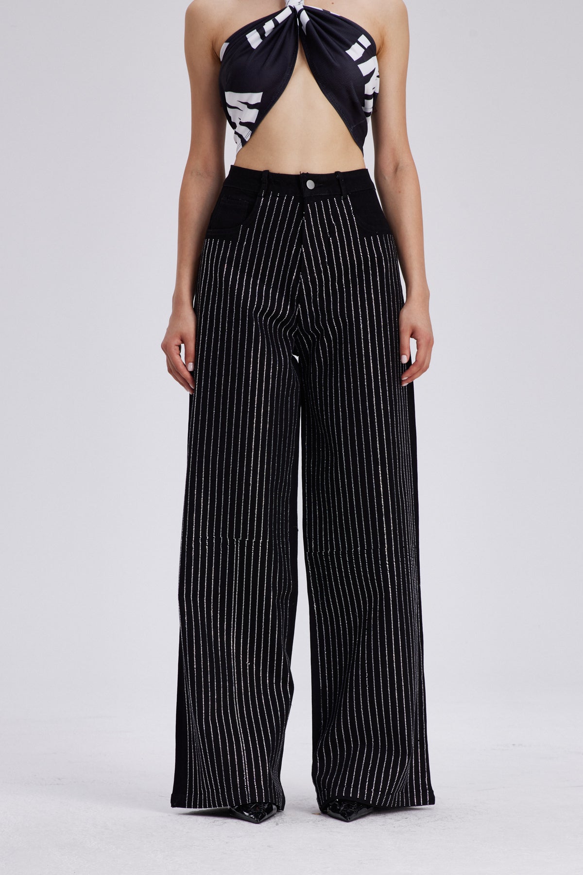 Effortlessly Elegant Garment with a Timeless Design