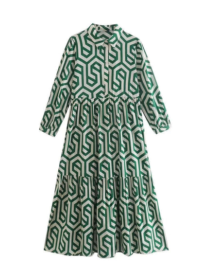 Well Tailored Dress with a Graceful Silhouette