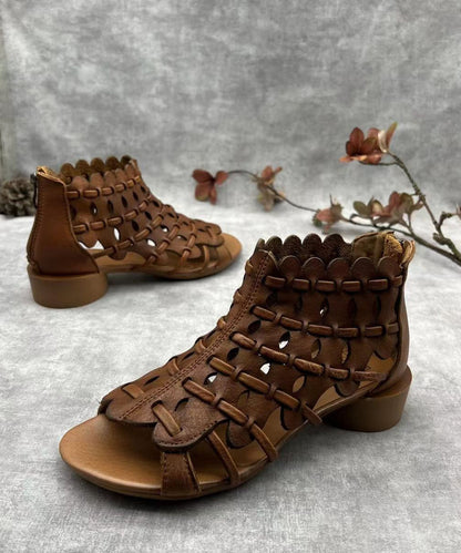 Effortlessly Elegant Sandals with a Timeless Design